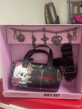 Ed Hardy Black Barrel Bag Gift Set